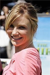 Coloured contact lenses help Cameron Diaz become anonymous 