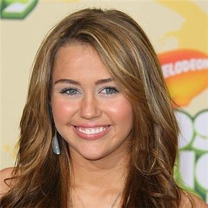 Miley Cyrus has to wear glasses www.igolenses.co.UK